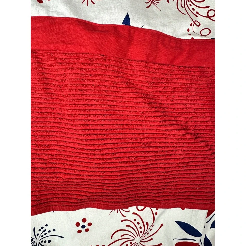 Temp-tations Apron Womens Patriotic‎ Floral Fireworks Red White Blue One Size